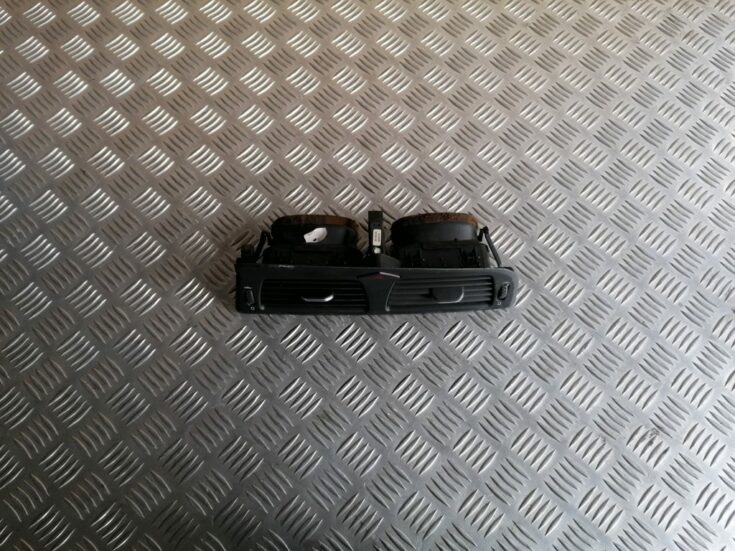 Mērinstrumentu paneļa gaisa vads, centrā priekš VOLVO XC70 2007