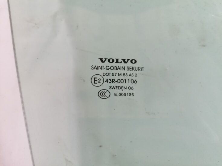 Priekšējo labo durvju stikls priekš VOLVO XC70 2007