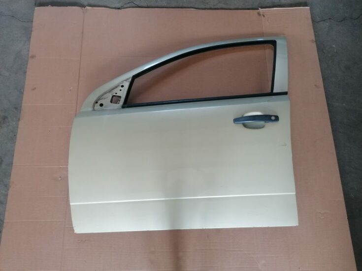 Priekšējās kreisās durvis priekš OPEL ASTRA H 2005