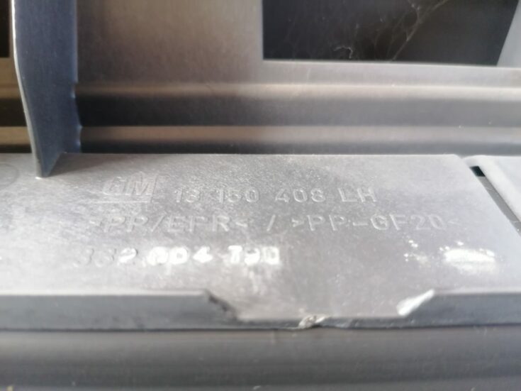 Bagāžnieka žalūziju sliedes priekš OPEL ASTRA H 2005