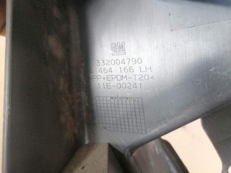 Aizmugurējas salona statnes apdare priekš OPEL ASTRA H 2005
