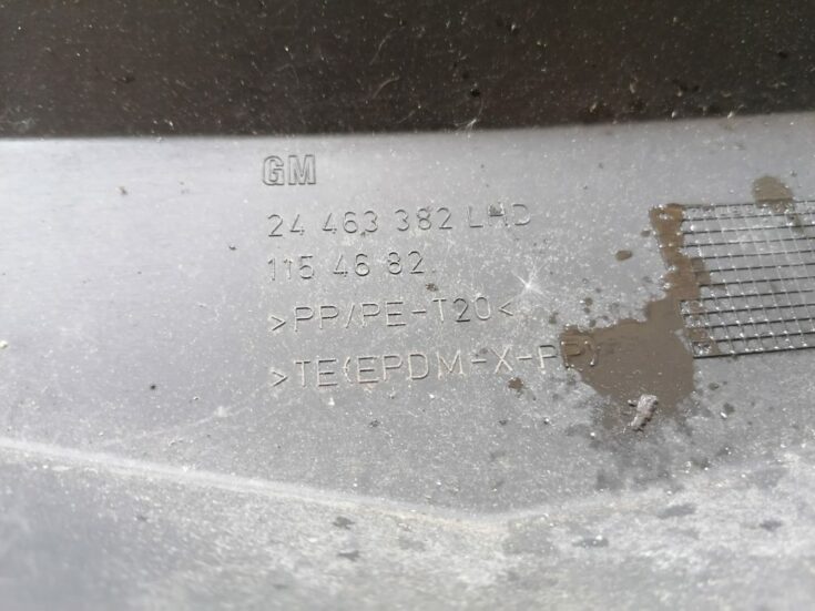 Vējstikla uzlikas (deflektora) režģis priekš OPEL ASTRA H 2005