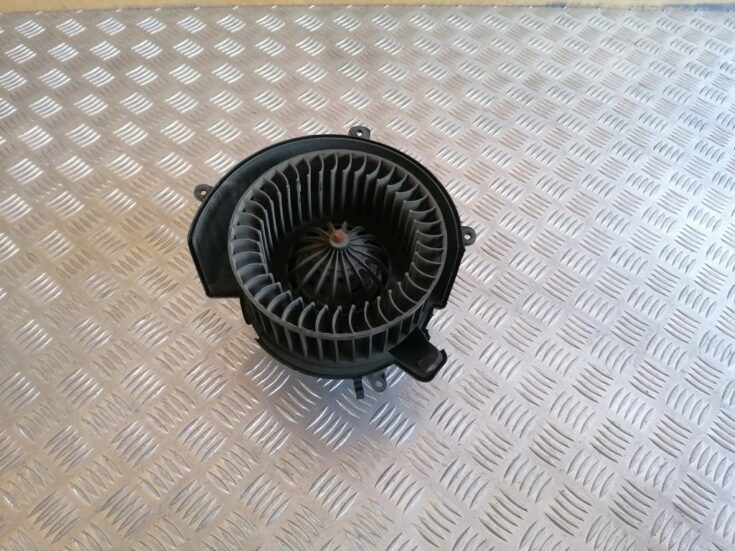 Salona ventilators priekš OPEL ZAFIRA 2004