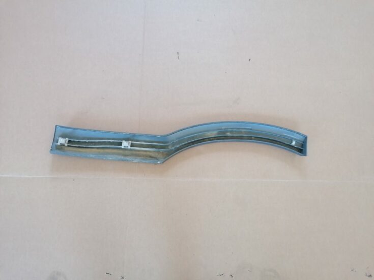 Aizmugurēja spārna uzlika (moldings) priekš OPEL ZAFIRA 2004