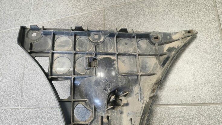 Aizmugurējā spārna un bufera stiprinājums priekš BMW 525 E60 2006 OLIVE
