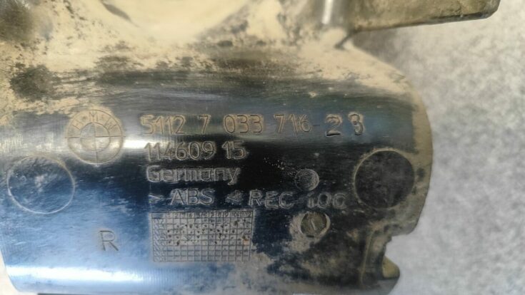Aizmugurējā spārna un bufera stiprinājums priekš BMW 525 E60 2006 OLIVE