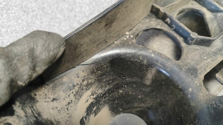 Aizmugurējā spārna un bufera stiprinājums priekš BMW 525 E60 2006 OLIVE