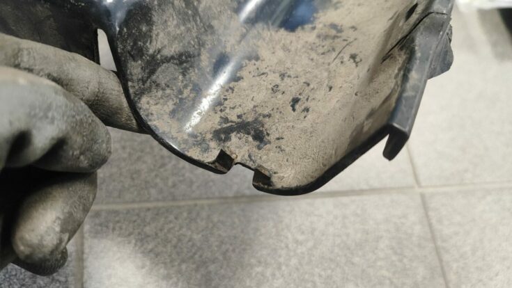 Aizmugurējā spārna un bufera stiprinājums priekš BMW 525 E60 2006 OLIVE