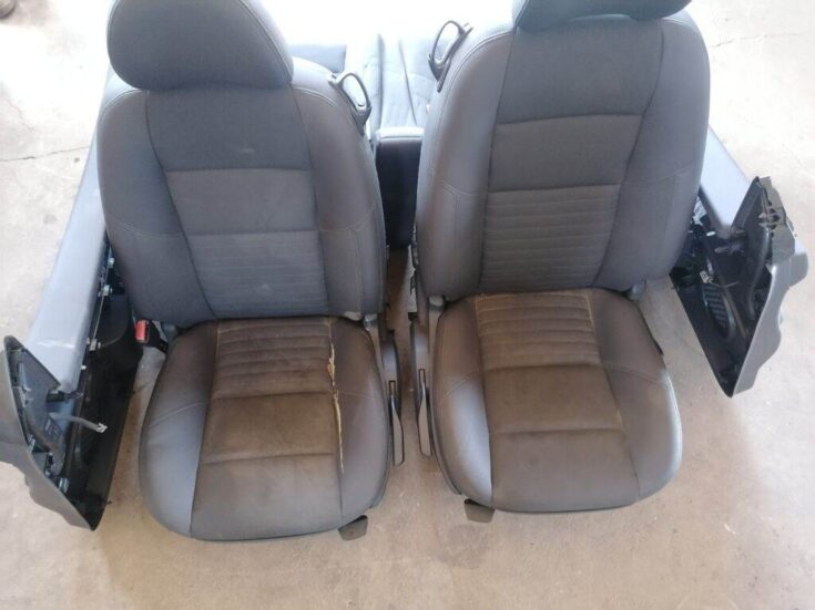 Sēdekļu komplekts priekš VOLVO C30 2008 SILVER