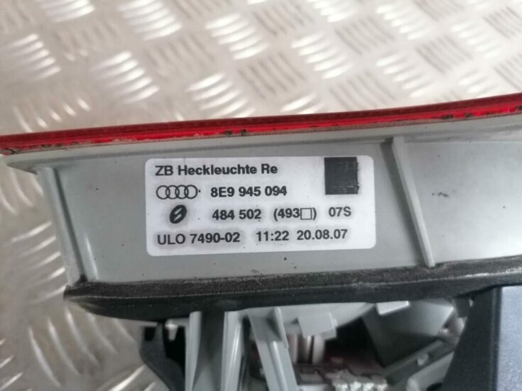 Bagāžnieka vāka labais lukturis priekš AUDI A4 2008 AVANT