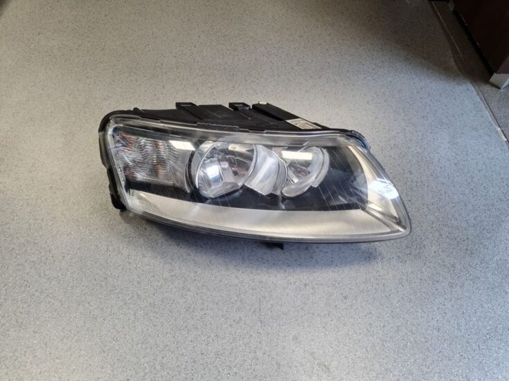 Priekšējais labais lukturis priekš AUDI A6 2008