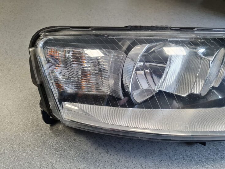 Priekšējais labais lukturis priekš AUDI A6 2008