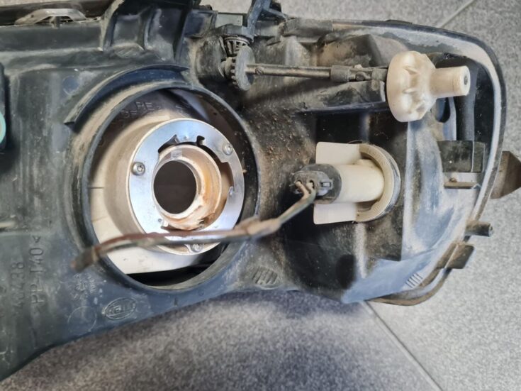 Priekšējais labais lukturis priekš OPEL ASTRA 2002