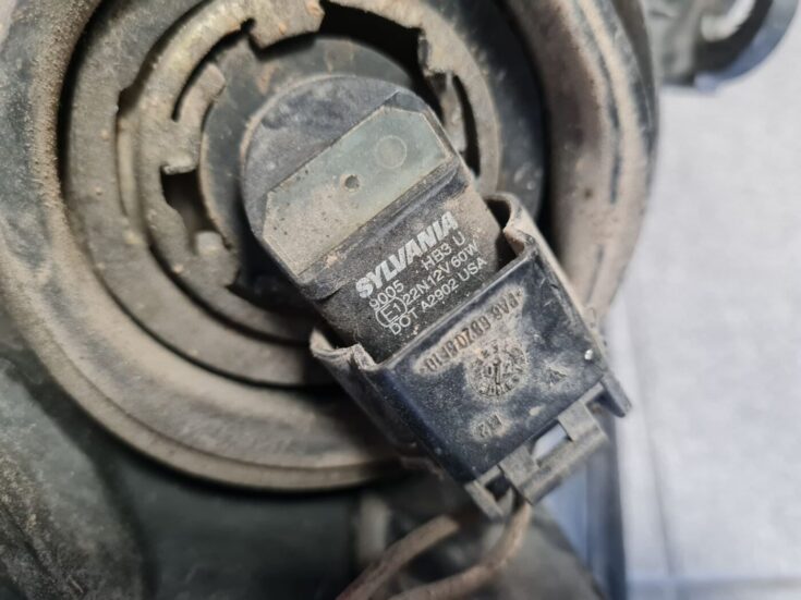 Priekšējais labais lukturis priekš OPEL ASTRA 2002