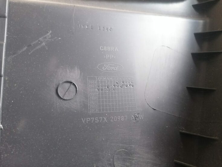 Aizmugurējo kreiso durvju apdare priekš FORD MONDEO 2007