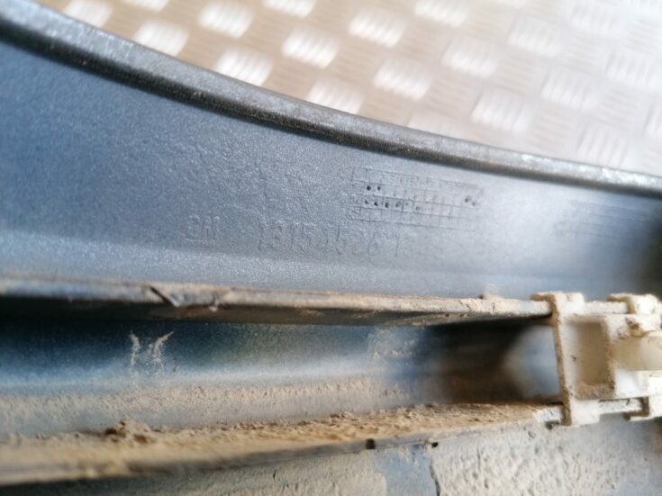 Aizmugurēja bufera uzlika priekš OPEL ZAFIRA 2004