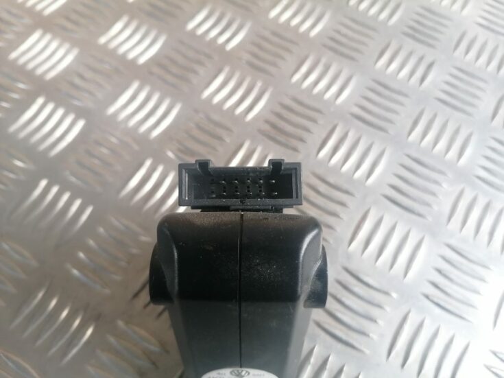 Audio pastiprinātāja bloks priekš VW GOLF VARIANT 2012