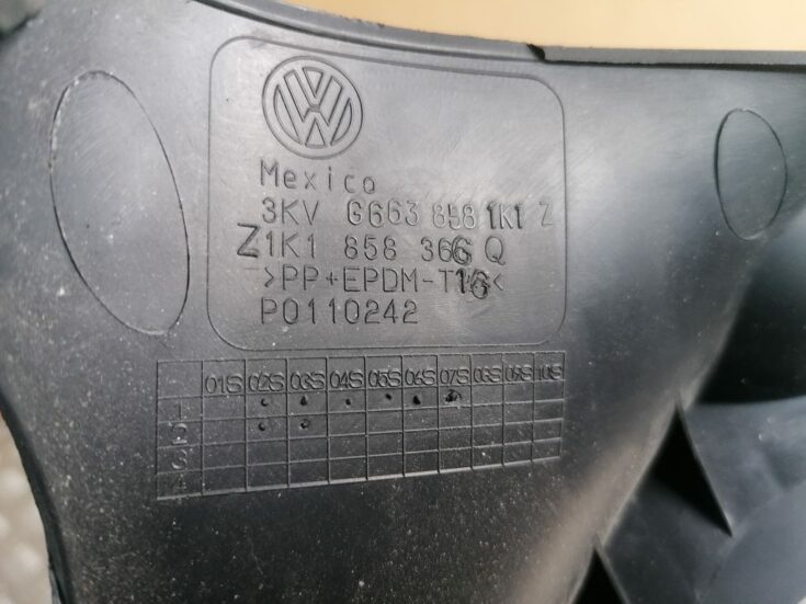 Mērinstrumentu paneļa apakšēja apdare priekš VW GOLF VARIANT 2012