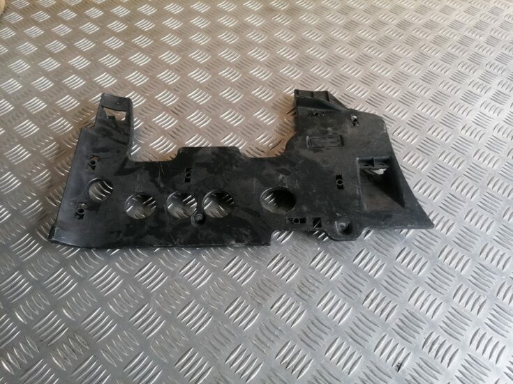 Mērinstrumentu paneļa apakšēja apdare priekš VW GOLF VARIANT 2012