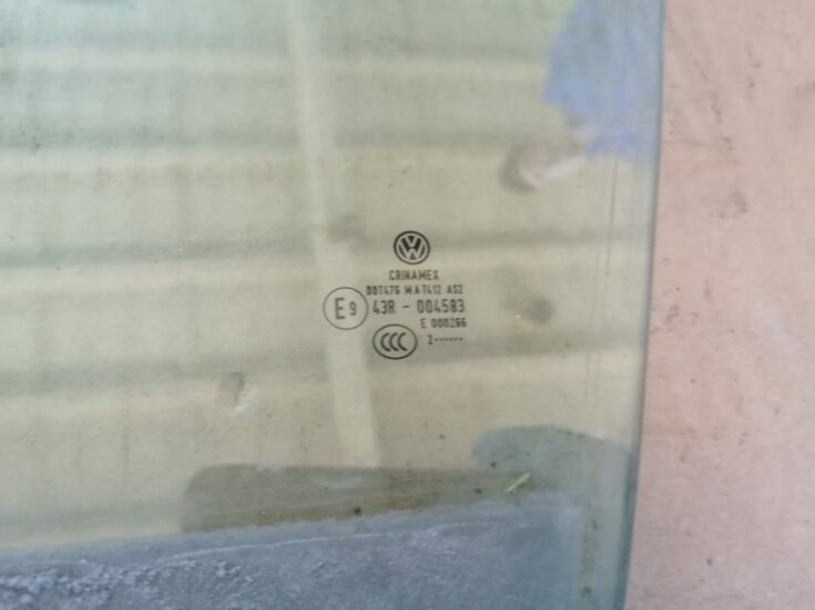 Priekšējo kreiso durvju stikls priekš VW GOLF VARIANT 2012