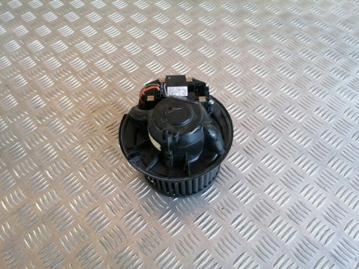 Salona ventilators priekš VW GOLF VARIANT 2012