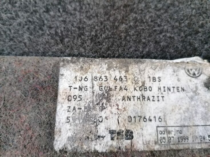 Bagāžnieka grīda priekš VW GOLF IV 1999