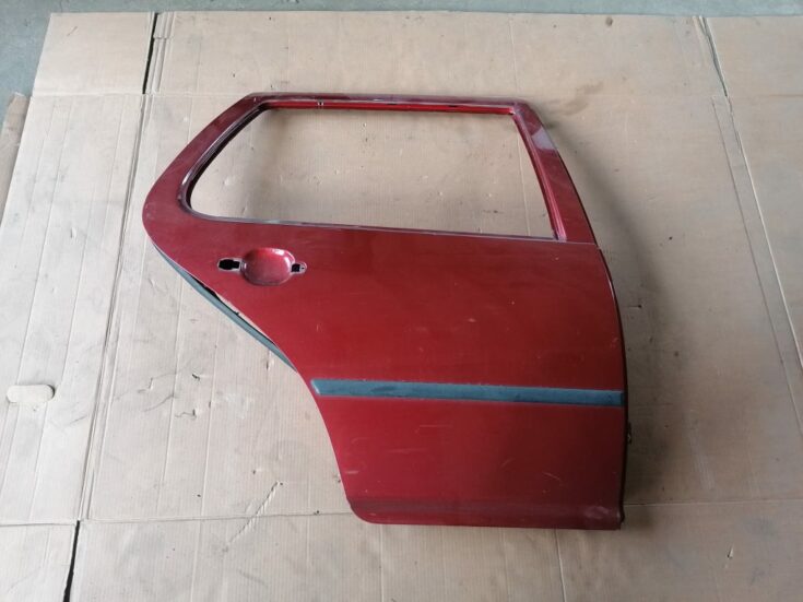 Aizmugurējās labās durvis priekš VW GOLF IV 1999