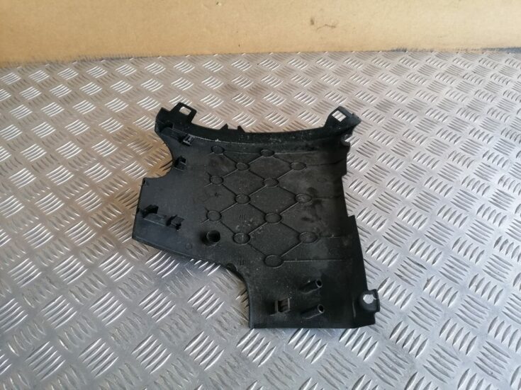 Mērinstrumentu paneļa apakšēja apdare priekš VW GOLF IV 1999