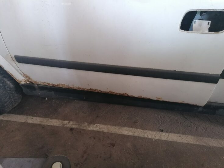 Priekšējās kreisās durvis priekš OPEL ASTRA 2002