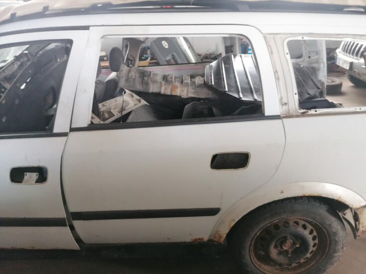 Aizmugurējās kreisās durvis priekš OPEL ASTRA 2002