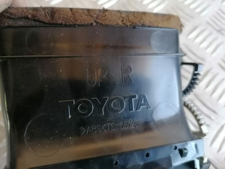Mērinstrumentu paneļa gaisa vads, pa labi priekš TOYOTA AVENSIS 2007
