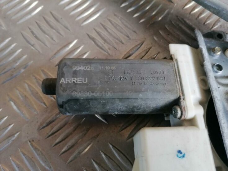 Stikla pacelšanas mehānisms aizmugurējais labais priekš TOYOTA AVENSIS 2007