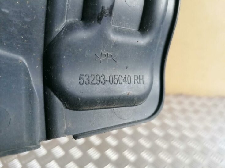 Ieplūdes gaisa deflektors, pa labi priekš TOYOTA AVENSIS 2007