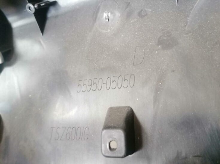 Salona gaisa vads priekš TOYOTA AVENSIS 2007