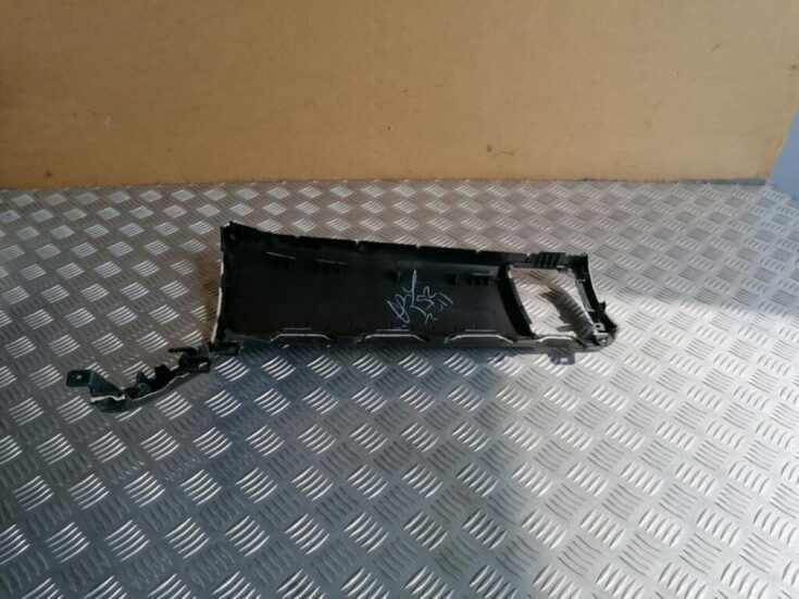 Mērinstrumentu paneļa apdare augšā priekš HONDA ACCORD 2007 YR562P