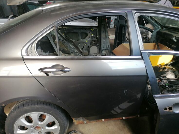 Aizmugurējās labās durvis priekš HONDA ACCORD 2007 YR562P