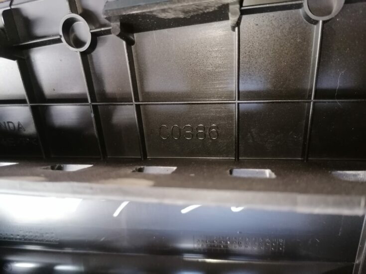 Mērinstrumentu paneļa apdare augšā priekš HONDA ACCORD 2007 YR562P