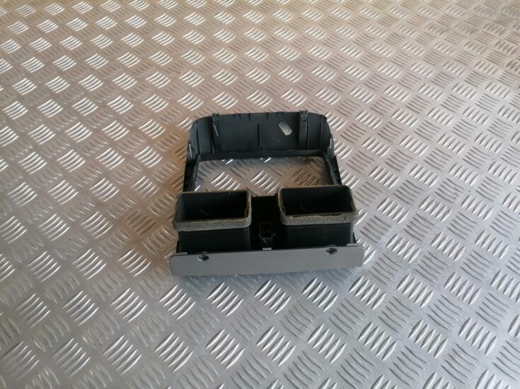 Mērinstrumentu paneļa gaisa vads, centrā priekš HONDA CR-V 2006