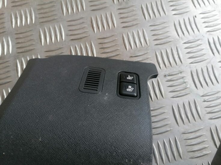 Mērinstrumentu paneļa apdare (zem stūres) priekš HONDA CR-V 2006