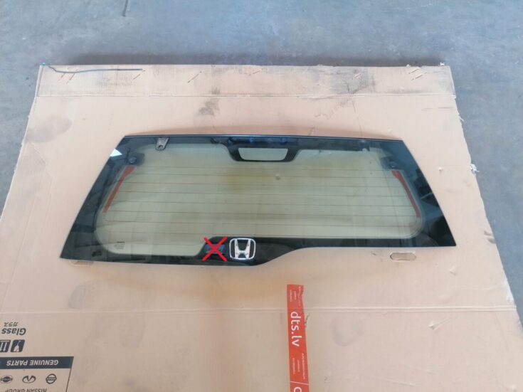 Aizmugures stikls priekš HONDA CR-V 2006