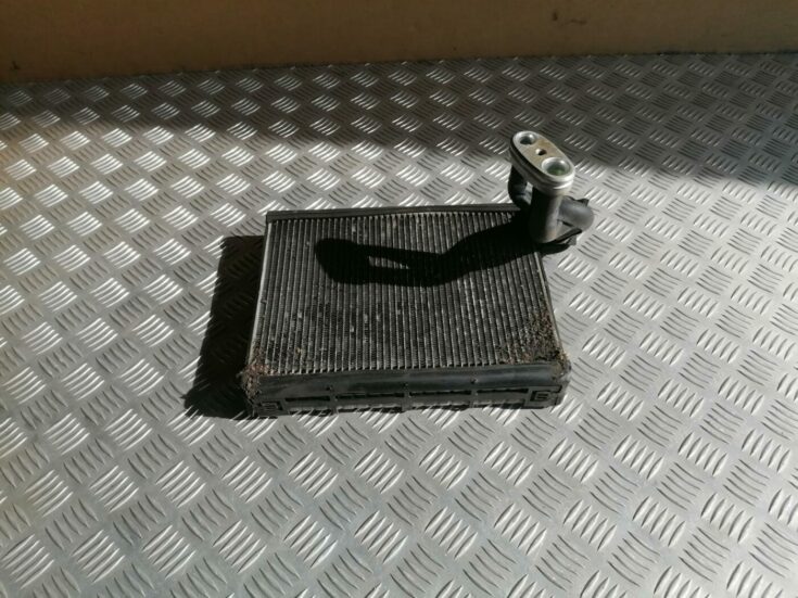 Gaisa kondicionēšanas radiators salonā priekš AUDI A6 2008