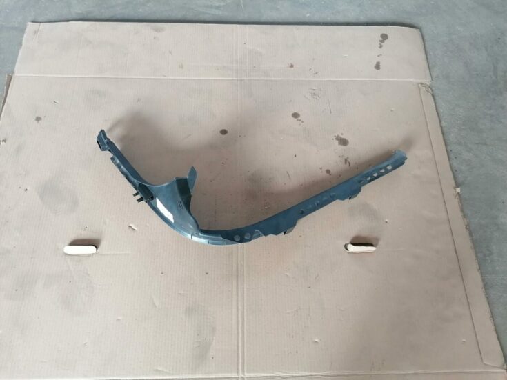 Sliekšņa aizmugurēja laba uzlika (salonā) priekš AUDI A6 2008