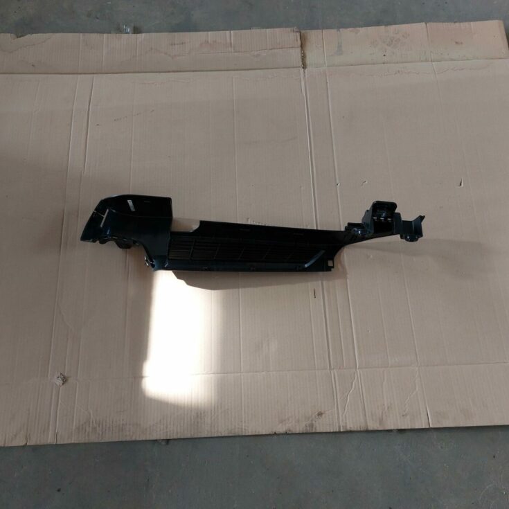 Bagāžnieka nodalījuma ventilācijas režģis priekš BMW 520D F11 2011 TOURING