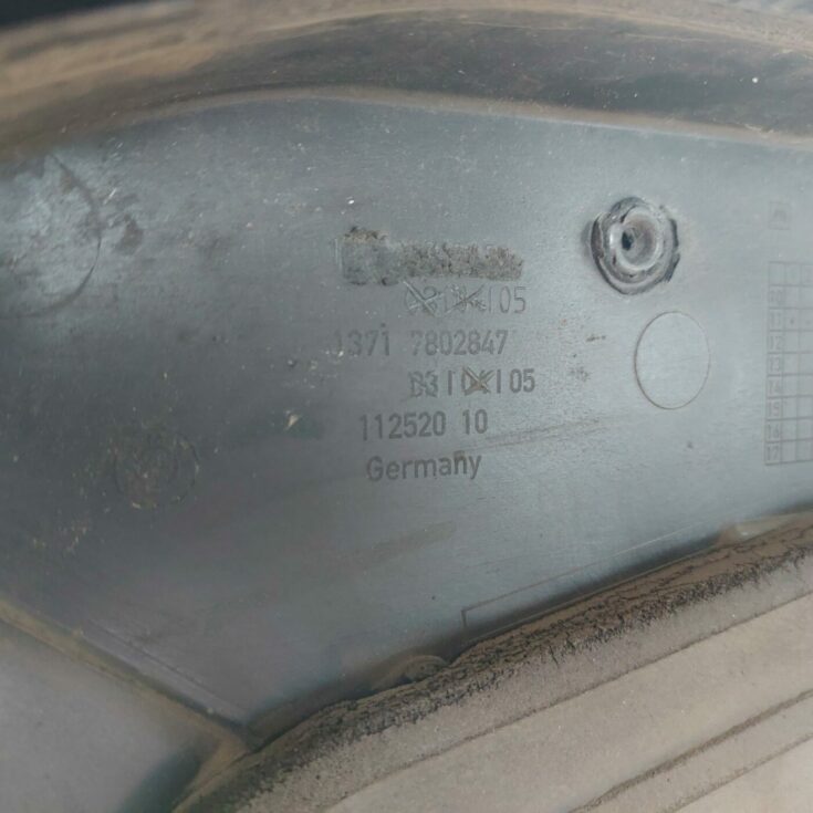 Dzinēja dekoratīvais vāks priekš BMW 520D F11 2011 TOURING
