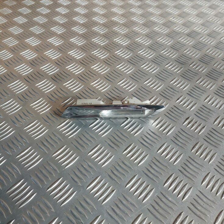 Pagrieziena signala lukturis priekš BMW 520D F11 2011 TOURING
