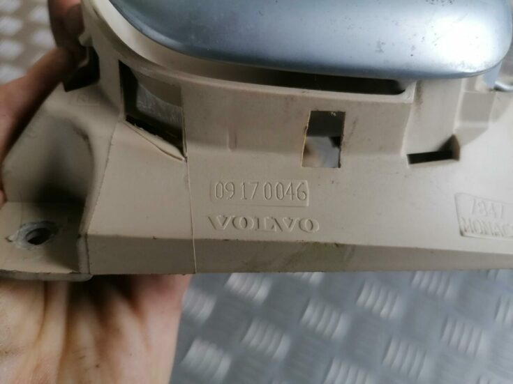 Salona durvju rokturis priekš VOLVO S80 2004