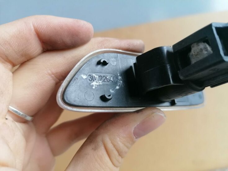 Pagrieziena signala lukturis priekš VOLVO S80 2004