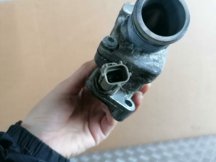 Termostata korpuss priekš VOLVO S80 2004