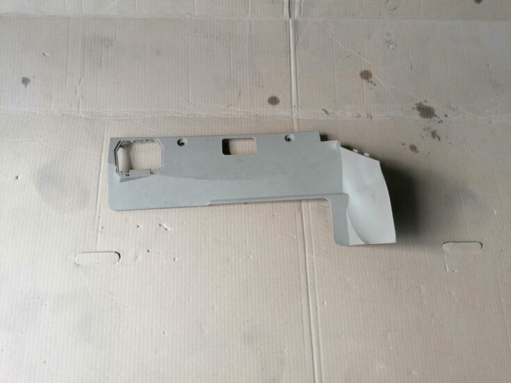 Mērinstrumentu paneļa apakšēja apdare priekš VOLVO S80 2004