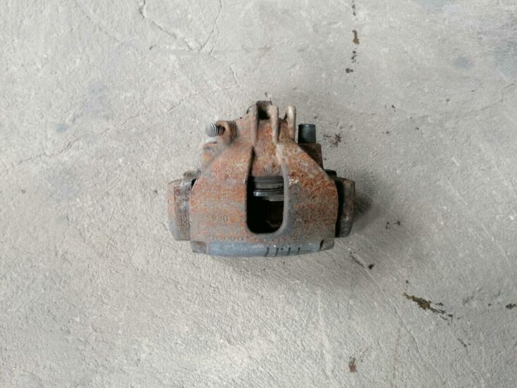 Priekšējais labais suports priekš VOLVO S80 2004